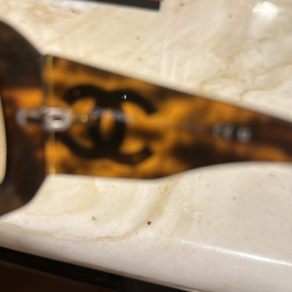 Chanel Sunglasses. - Picture 5 of 7
